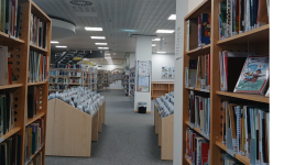 Bücherregale der Helene-Nathan Bibliothek