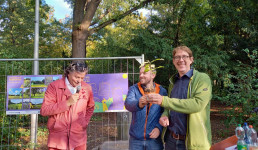 Bezirksstadtrat Biedermann und andere bei der Abschlussveranstaltung in der Hasenheide